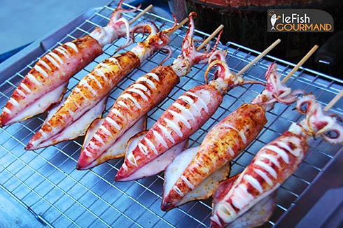 Calmars entiers marinés et grillés au barbecue lefishgourmand
